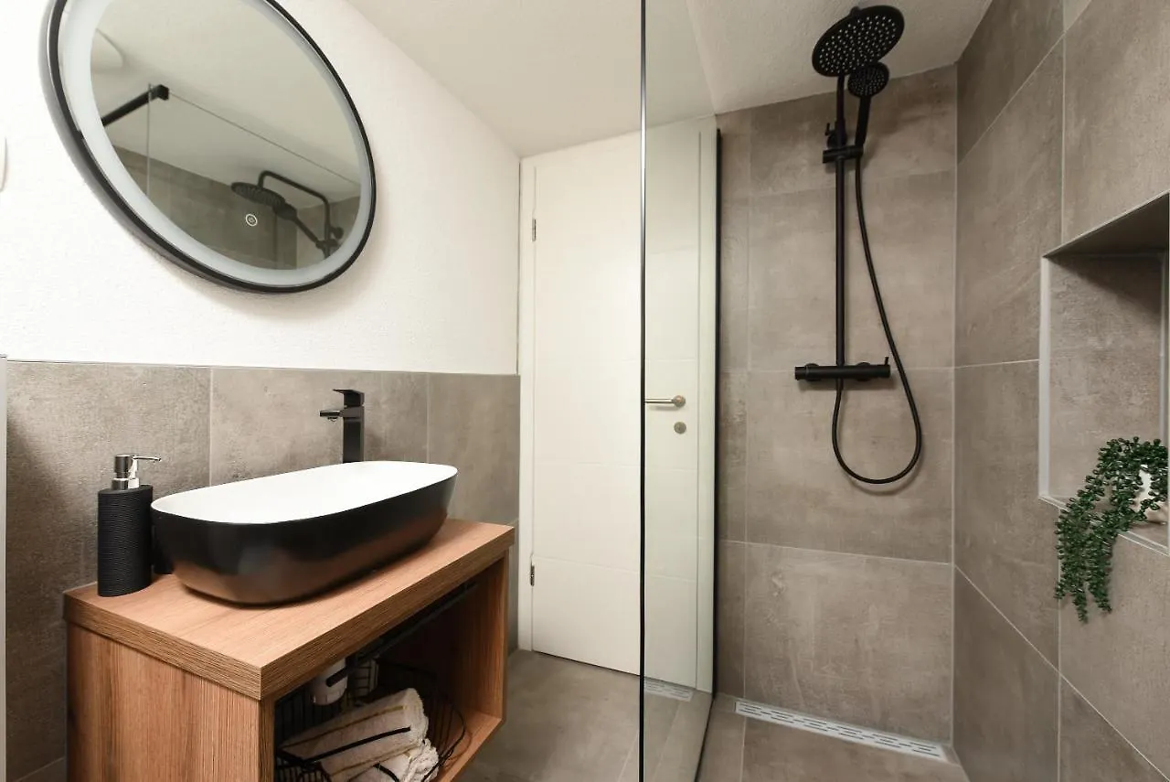 Apartment Holiday Stone House - Fumarea Rtina Croatia