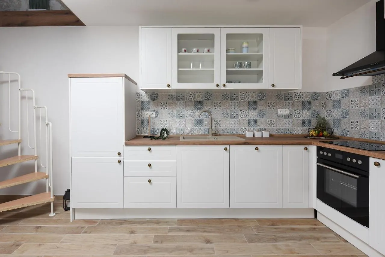 Apartment Holiday Stone House - Fumarea Rtina