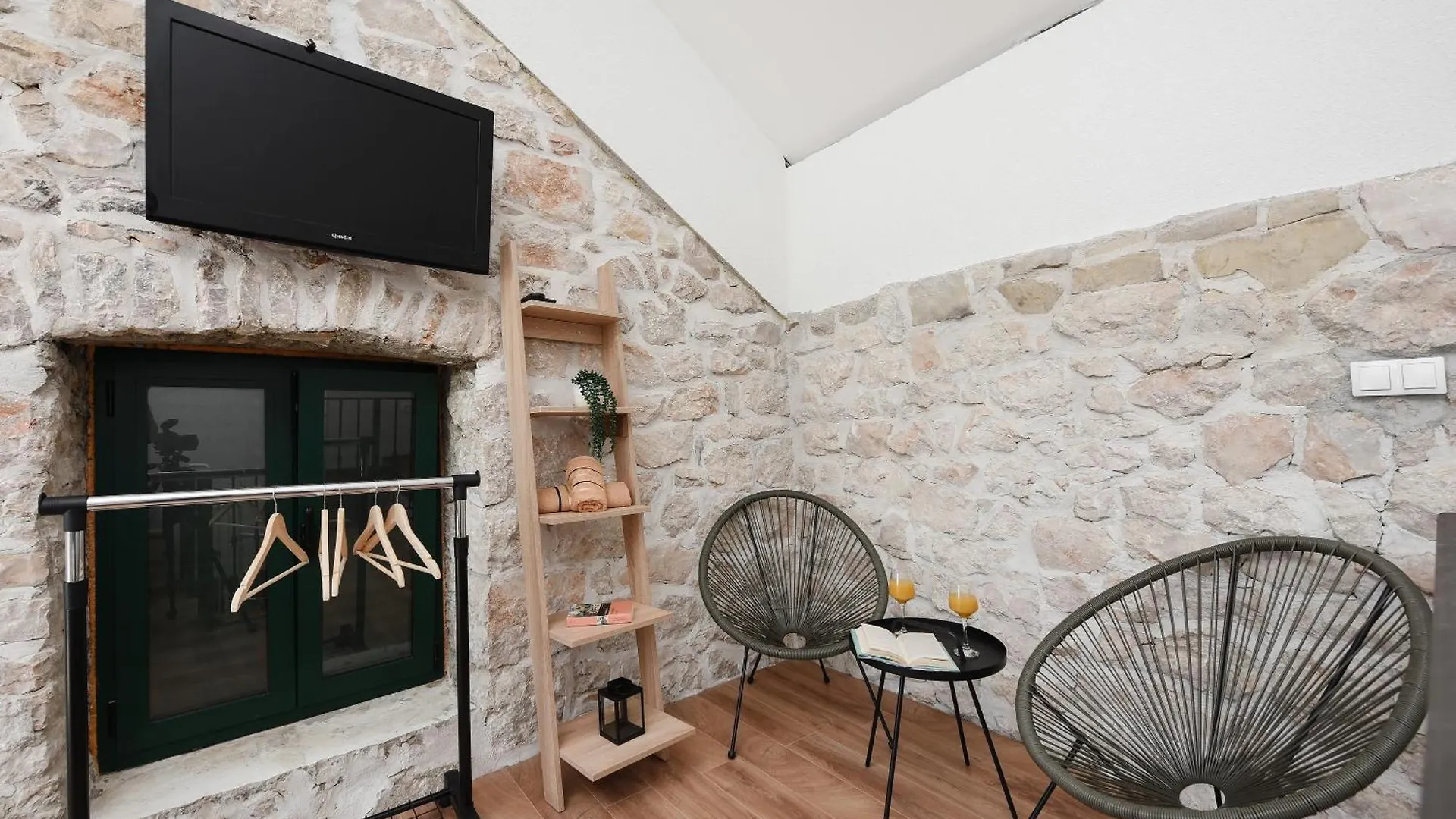 Holiday Stone House - Fumarea Rtina 0*,  Croatia