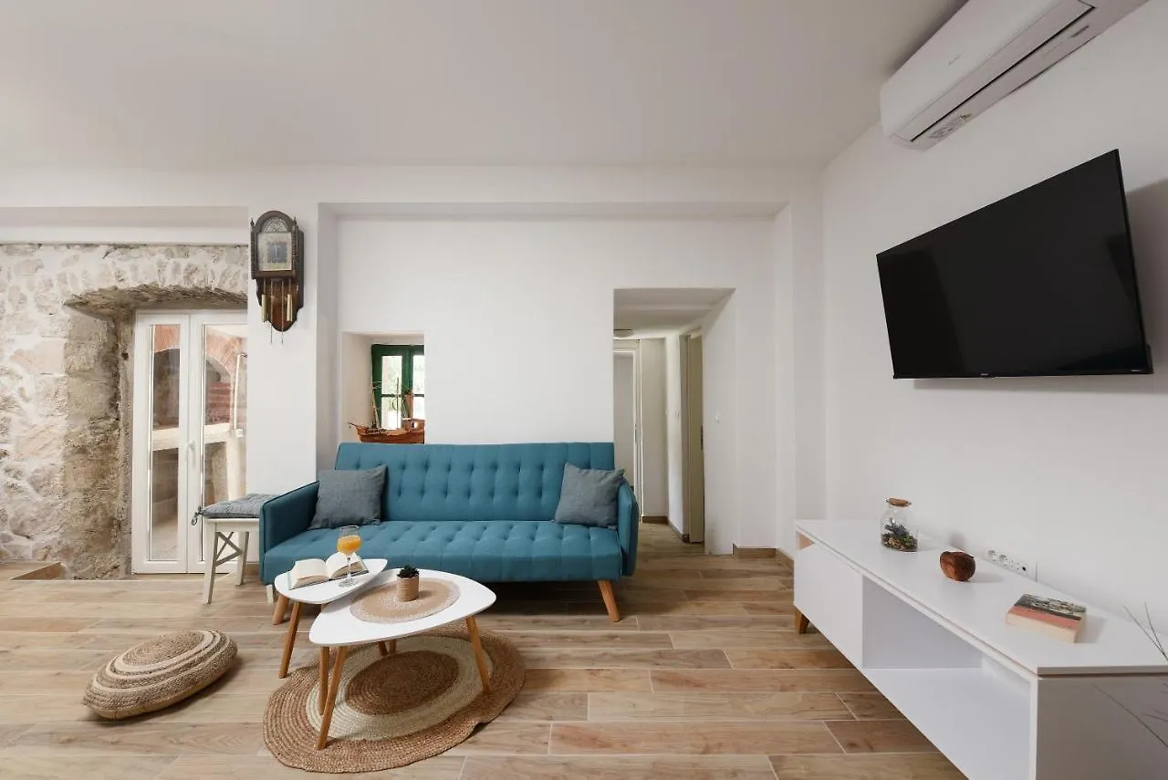 Holiday Stone House - Fumarea Rtina Apartment