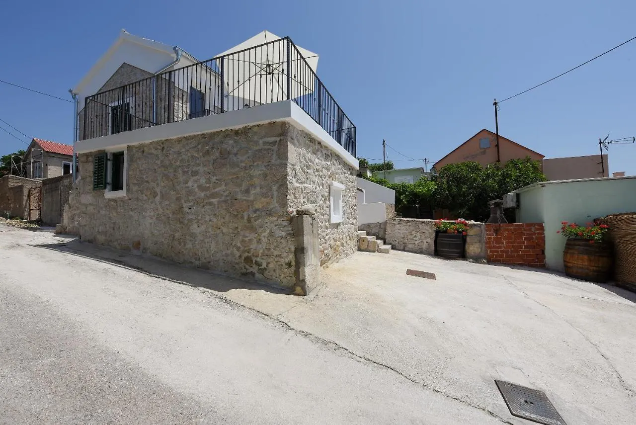 Holiday Stone House - Fumarea Rtina Apartment