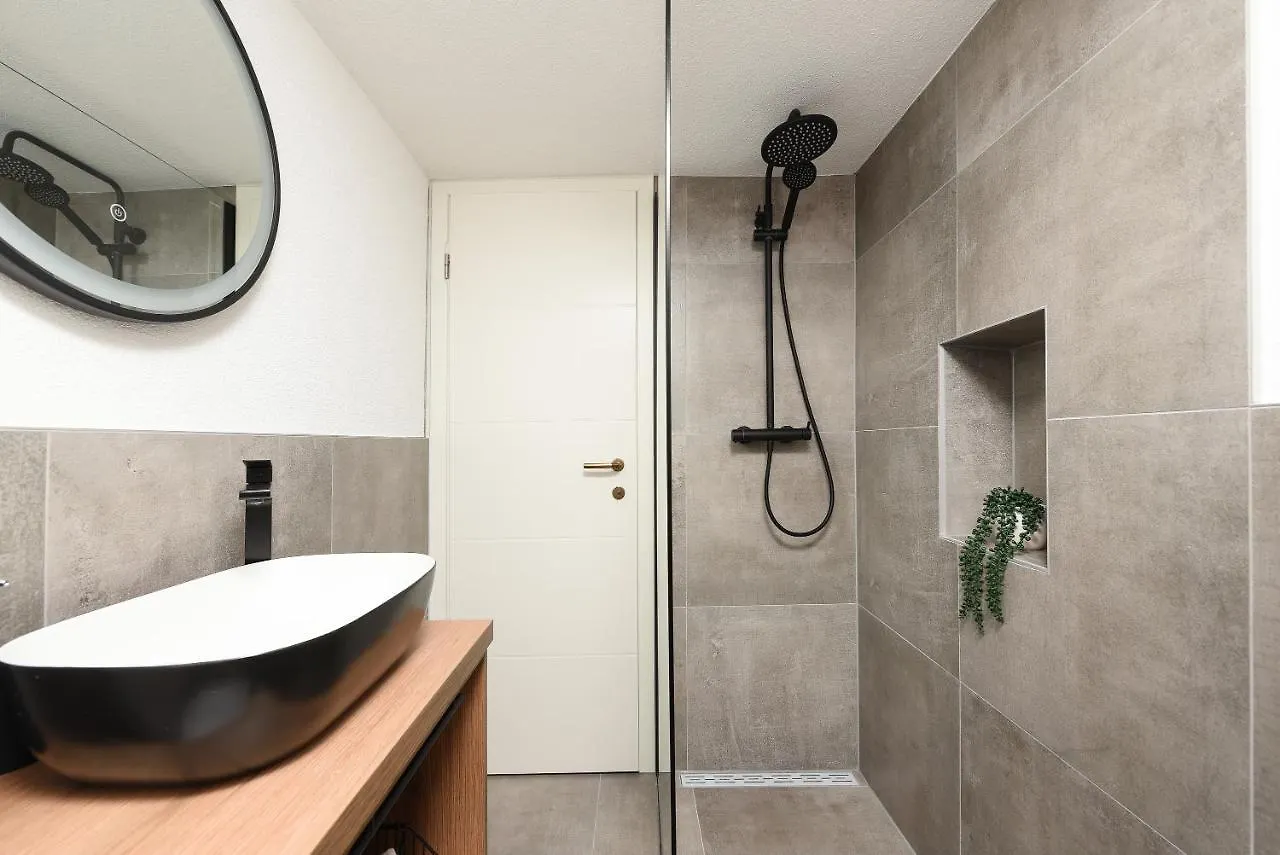 Holiday Stone House - Fumarea Rtina 0*,  Croatia